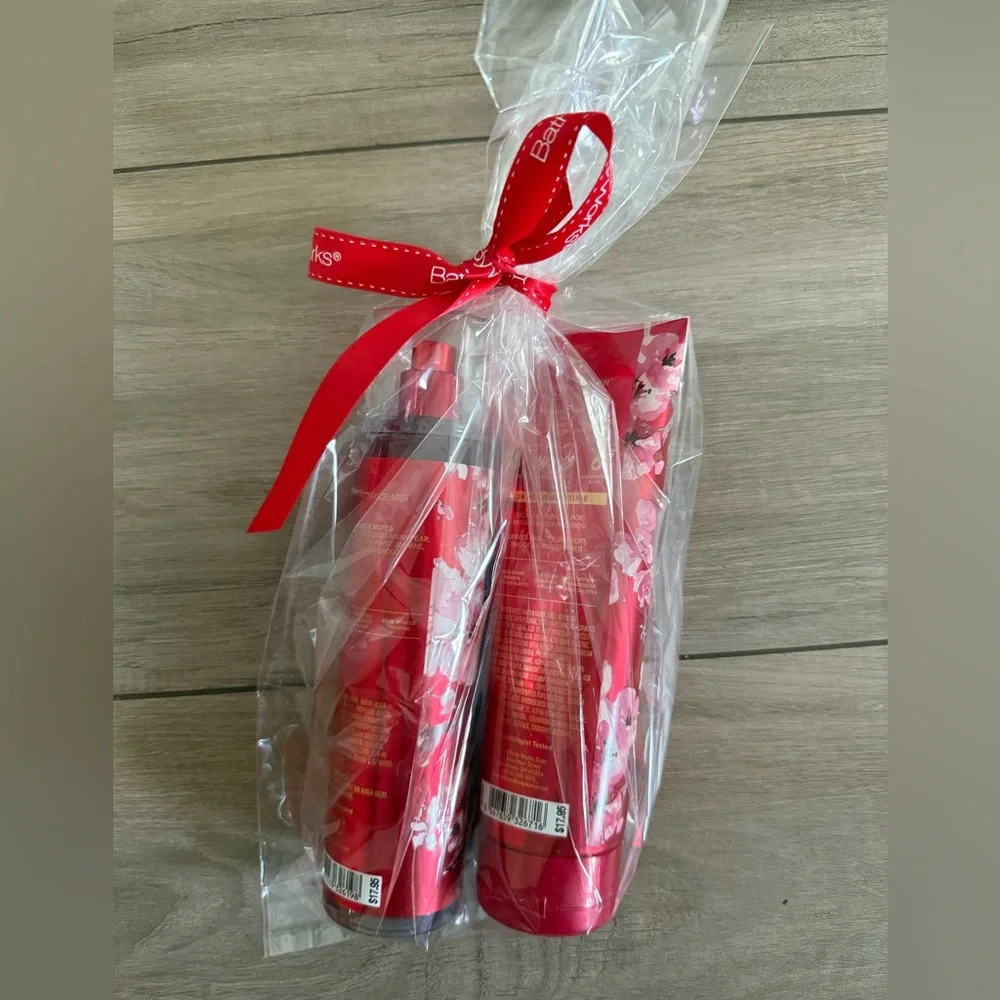 Bath & Body Works Cherry Blossom Duo in Red and Pink - Picture 2 of 2